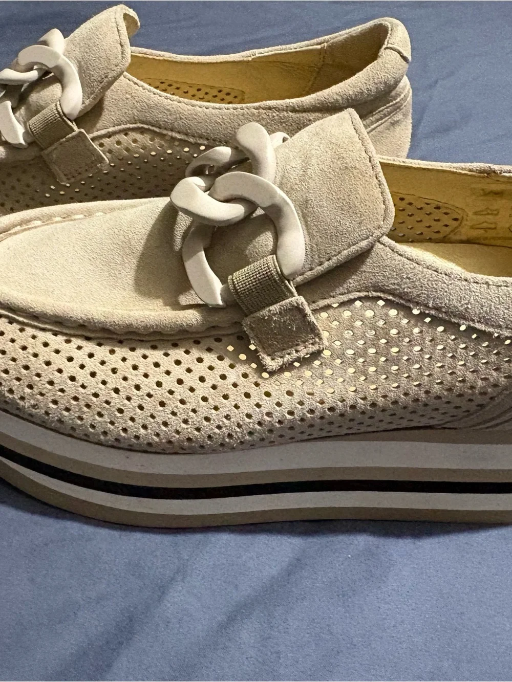 NWT SOFTWAVES Beige Suede Perforated Loafers with Chain Accent size; 7 for women